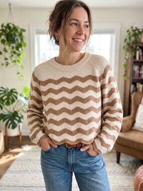 Versona Sweater Boho Cropped Chevron Bell Sleeve Tan & White Size XL